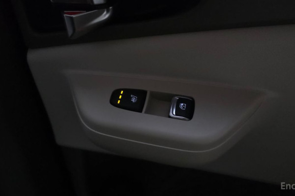 2025 Kia Carnival с пробегом 10 882 км