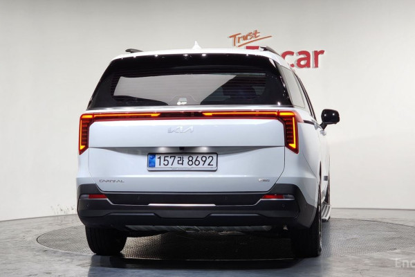 2025 Kia Carnival с пробегом 7 429 км