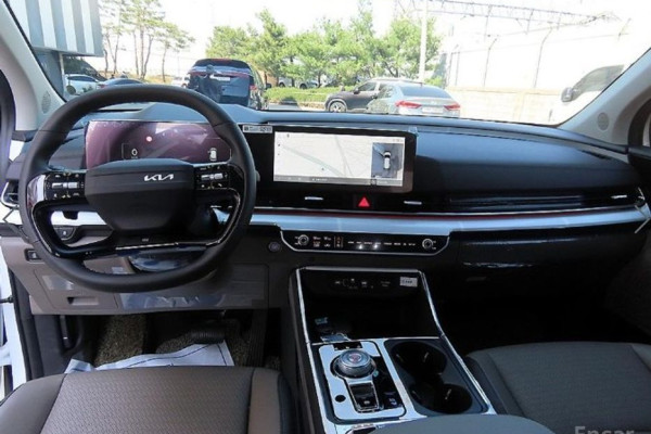 2024 Kia Carnival с пробегом 6 757 км