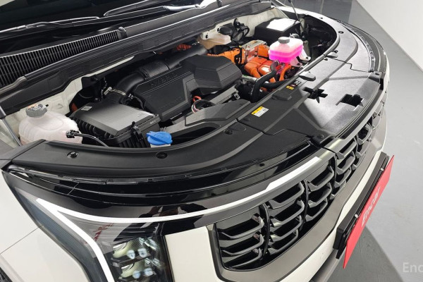 2025 Kia Carnival с пробегом 7 429 км