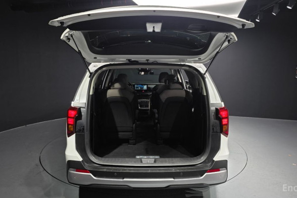 2024 Kia Carnival с пробегом 20 962 км