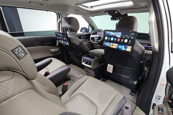 2025 Kia Carnival с пробегом 7 429 км