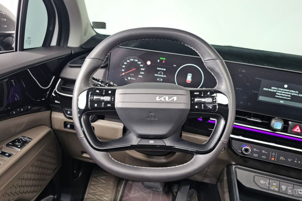 2025 Kia Carnival с пробегом 7 429 км