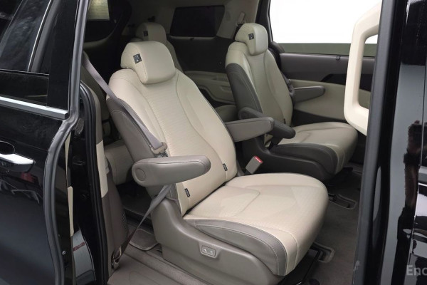 2025 Kia Carnival с пробегом 9 666 км