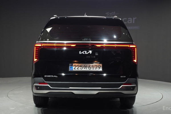 2024 Kia Carnival с пробегом 45 361 км