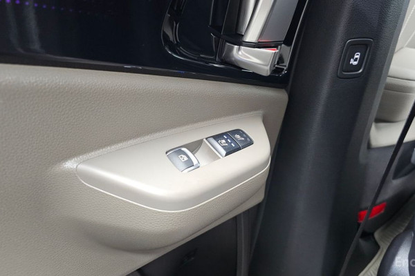 2025 Kia Carnival с пробегом 7 429 км