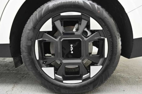 2024 Kia Carnival с пробегом 12 400 км