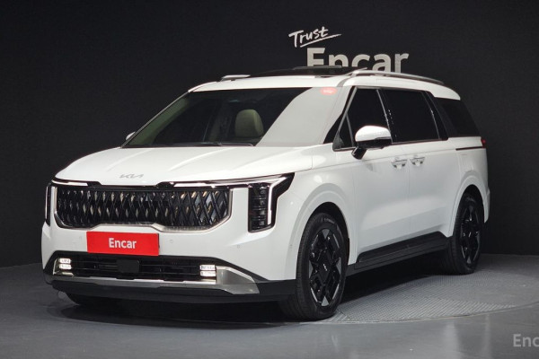 2024 Kia Carnival с пробегом 42 136 км