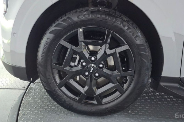 2025 Kia Carnival с пробегом 13 264 км