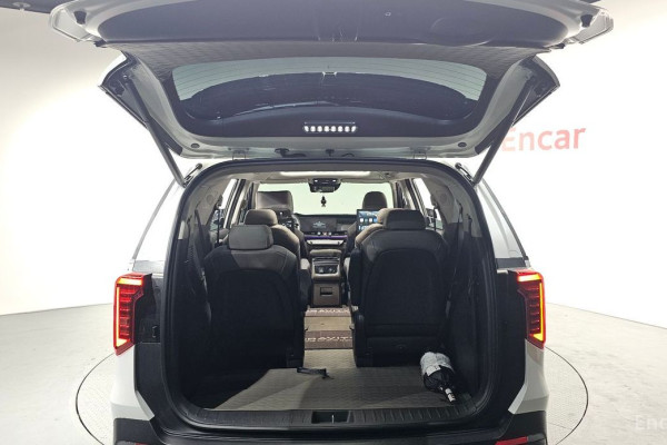 2025 Kia Carnival с пробегом 7 429 км