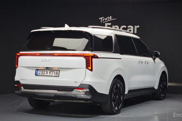 2024 Kia Carnival с пробегом 42 136 км