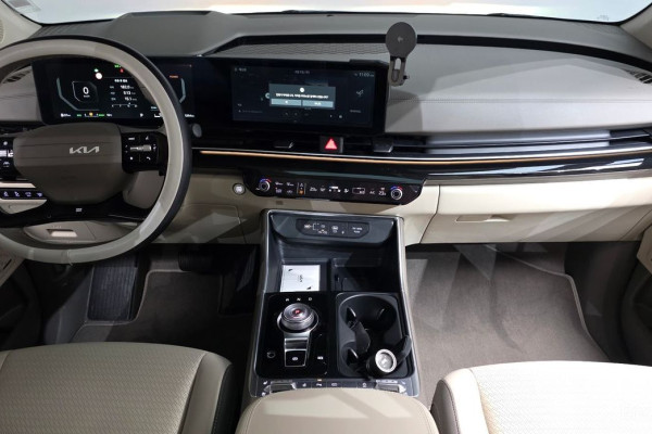 2025 Kia Carnival с пробегом 13 264 км