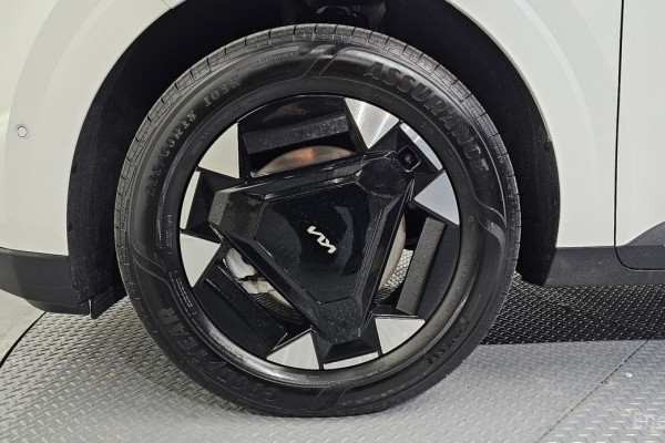 2025 Kia Carnival с пробегом 21 738 км