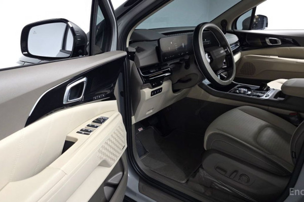 2025 Kia Carnival с пробегом 13 264 км