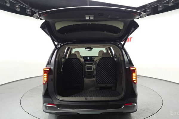 2025 Kia Carnival с пробегом 9 666 км