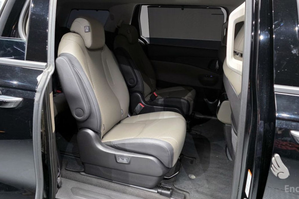 2024 Kia Carnival с пробегом 45 361 км