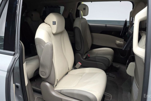 2025 Kia Carnival с пробегом 13 264 км