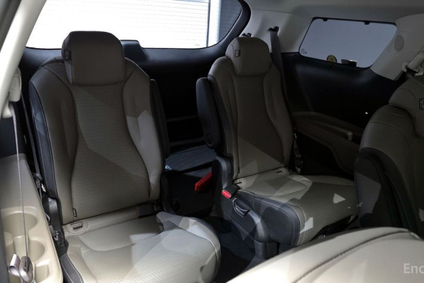 2024 Kia Carnival с пробегом 45 361 км