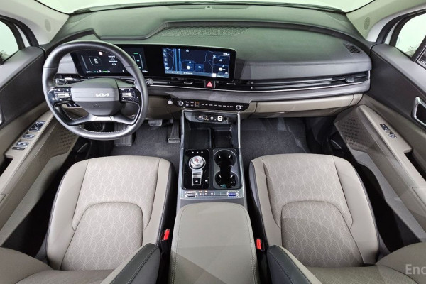 2025 Kia Carnival с пробегом 21 738 км