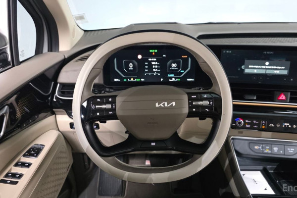 2025 Kia Carnival с пробегом 13 264 км