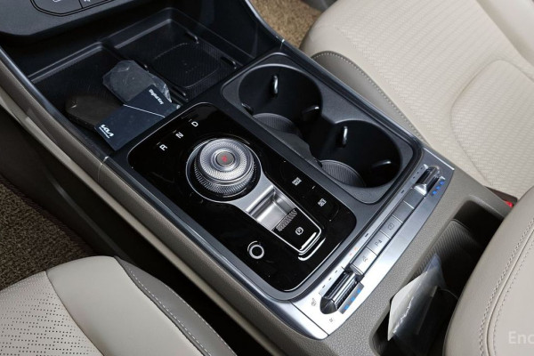 2024 Kia Carnival с пробегом 42 136 км