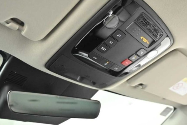 2024 Kia Carnival с пробегом 12 400 км