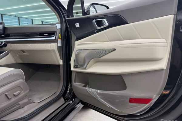 2026 Kia Carnival с пробегом 16 км