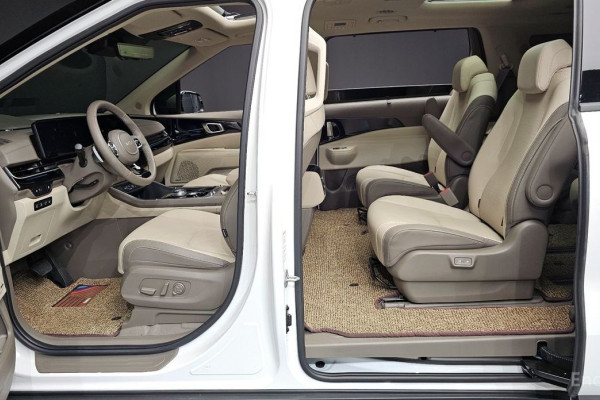 2024 Kia Carnival с пробегом 42 136 км