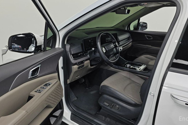 2025 Kia Carnival с пробегом 21 738 км