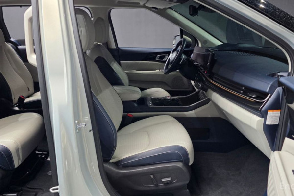 2024 Kia Carnival с пробегом 24 275 км