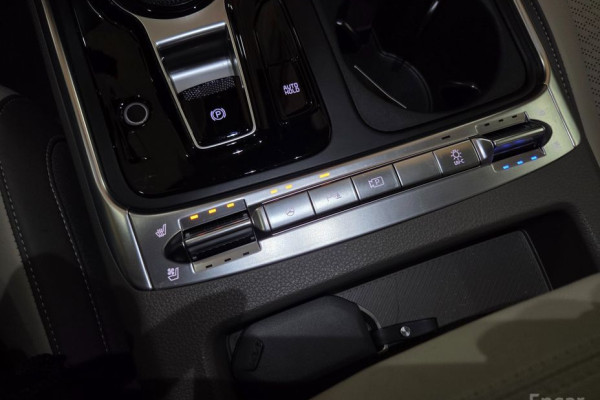 2025 Kia Carnival с пробегом 14 700 км