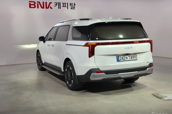 2026 Kia Carnival с пробегом 2 200 км