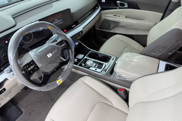 2026 Kia Carnival с пробегом 16 км