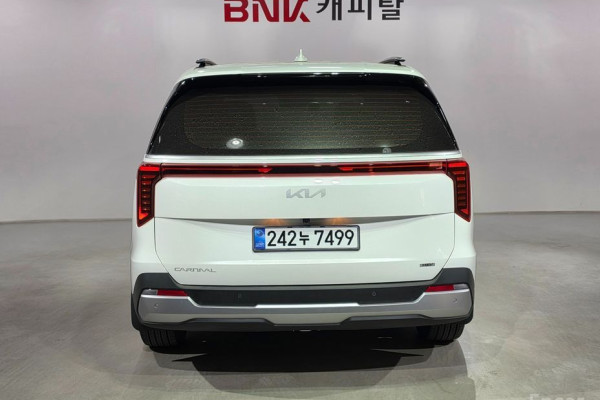 2026 Kia Carnival с пробегом 2 200 км