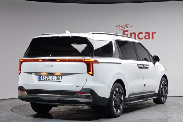 2025 Kia Carnival с пробегом 13 034 км