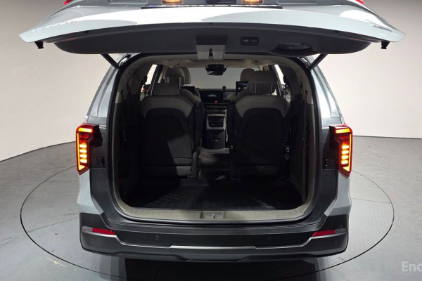 2025 Kia Carnival с пробегом 13 264 км