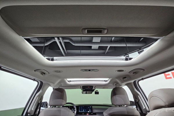 2025 Kia Carnival с пробегом 21 738 км