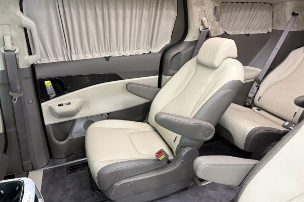 2026 Kia Carnival с пробегом 16 км