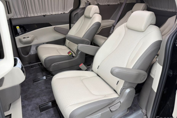 2026 Kia Carnival с пробегом 16 км