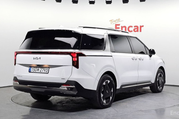 2024 Kia Carnival с пробегом 25 762 км