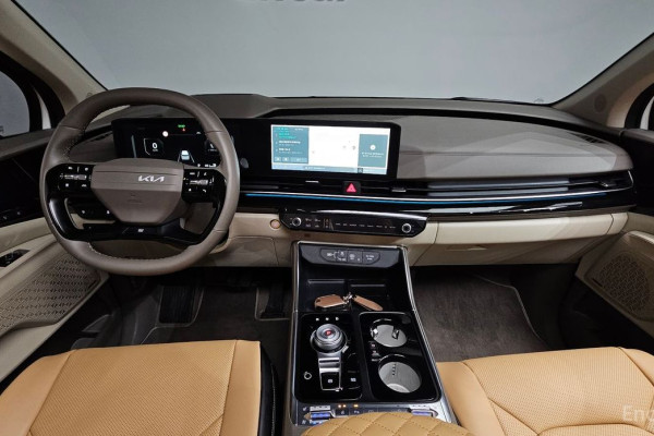 2025 Kia Carnival с пробегом 13 034 км