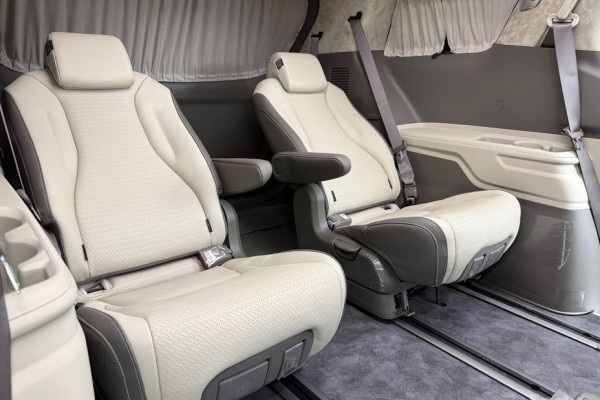 2026 Kia Carnival с пробегом 16 км