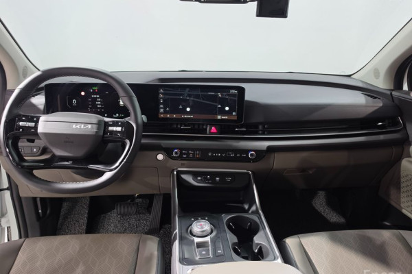 2026 Kia Carnival с пробегом 2 200 км