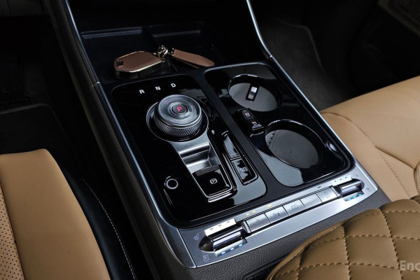 2025 Kia Carnival с пробегом 13 034 км