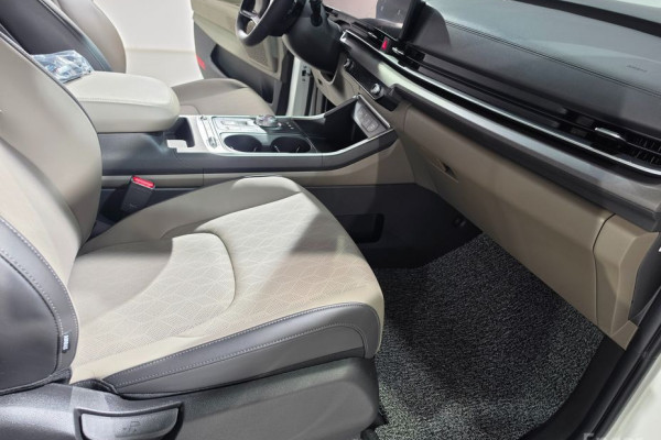 2026 Kia Carnival с пробегом 2 200 км