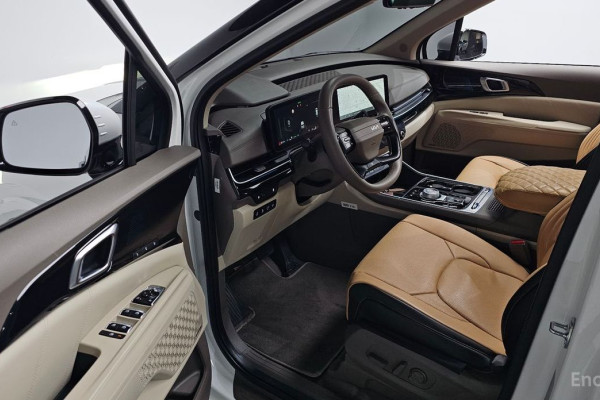 2025 Kia Carnival с пробегом 13 034 км