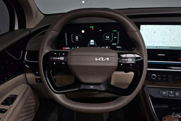 2025 Kia Carnival с пробегом 13 034 км