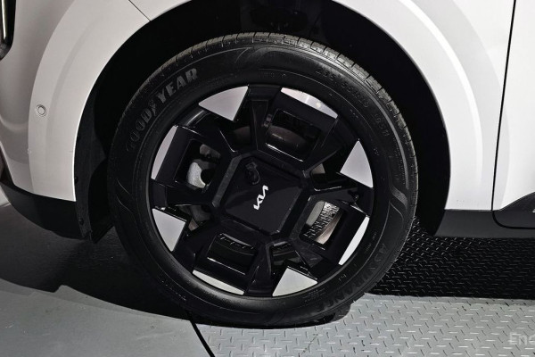 2025 Kia Carnival с пробегом 9 463 км