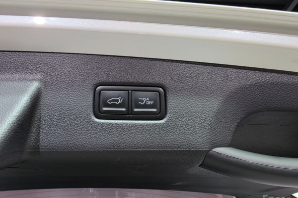 2026 Kia Carnival с пробегом 2 200 км