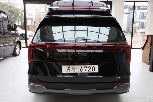 2026 Kia Carnival с пробегом 11 км